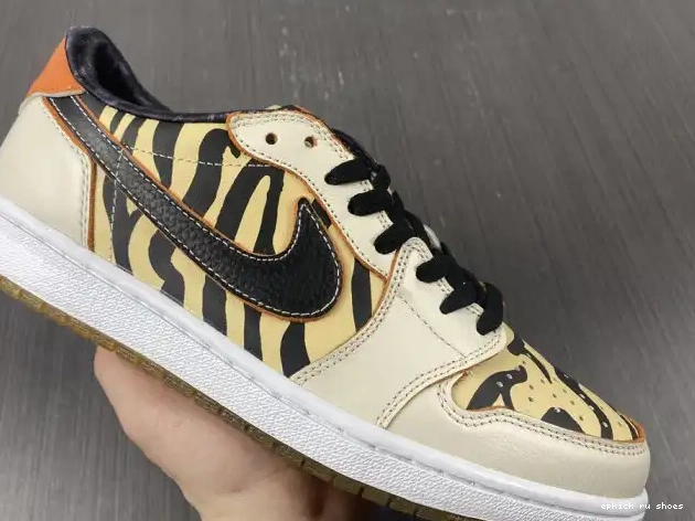Cheap Air Tiger OG 1 Jordan Low of the DH6932-100 Year 0428